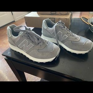 New balance shoes
